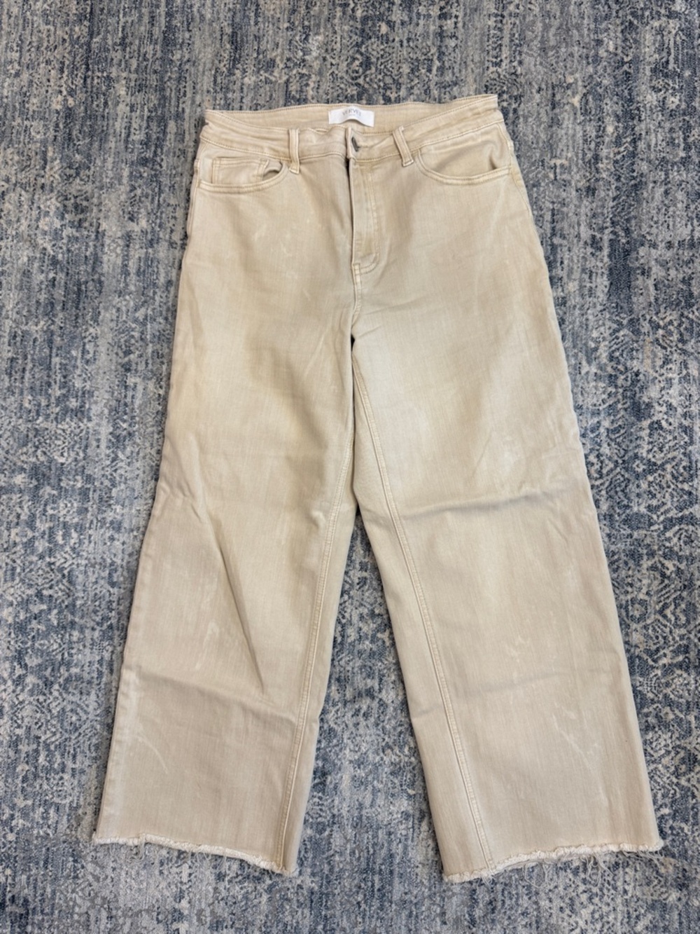 Vervet Women’s Ankle-Length Cropped Jeans in Light Sand Washed Ivory Beige